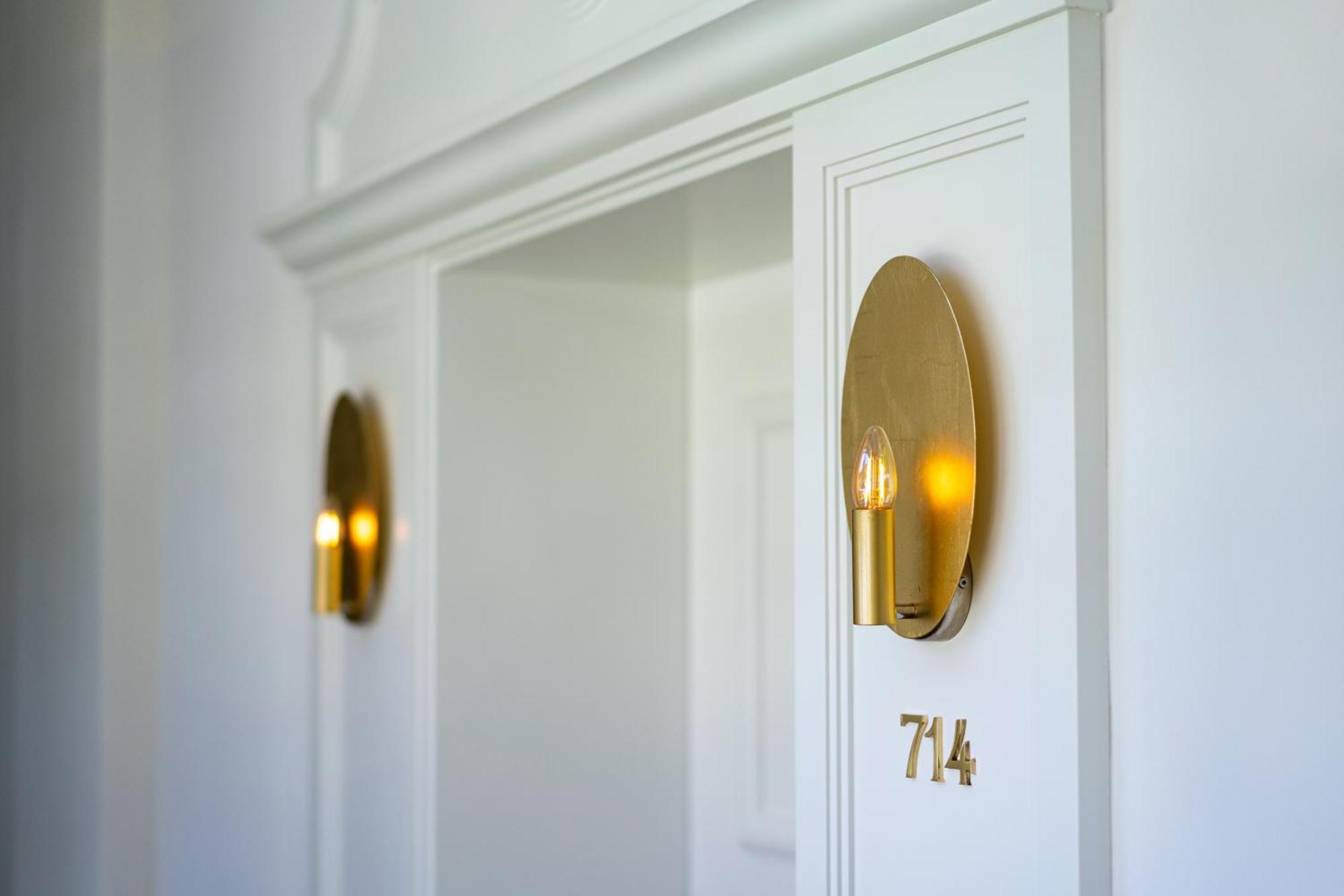 Das Tegernsee Luaran gambar A pair of wall lights
