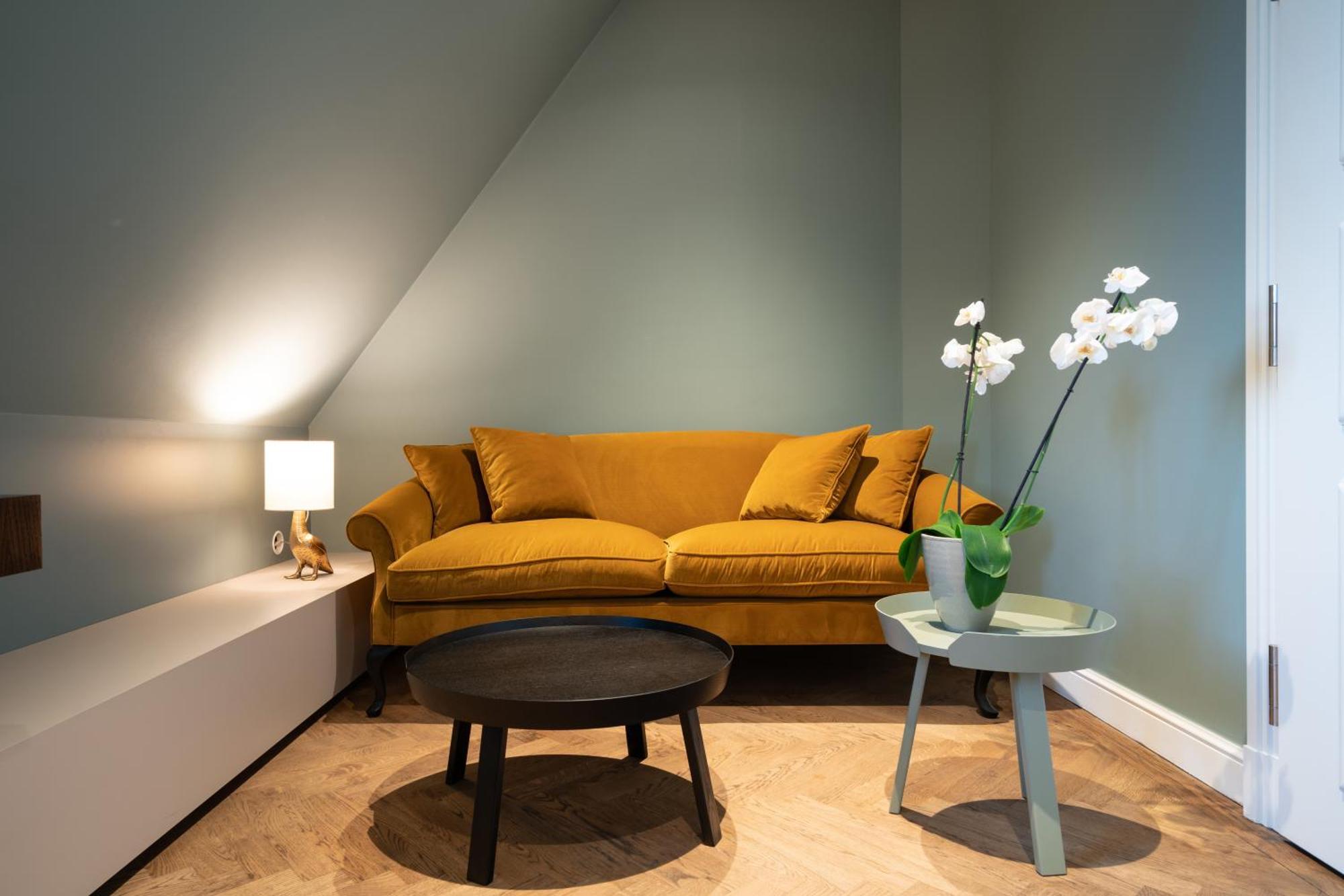 Das Tegernsee Luaran gambar A living room with a sofa